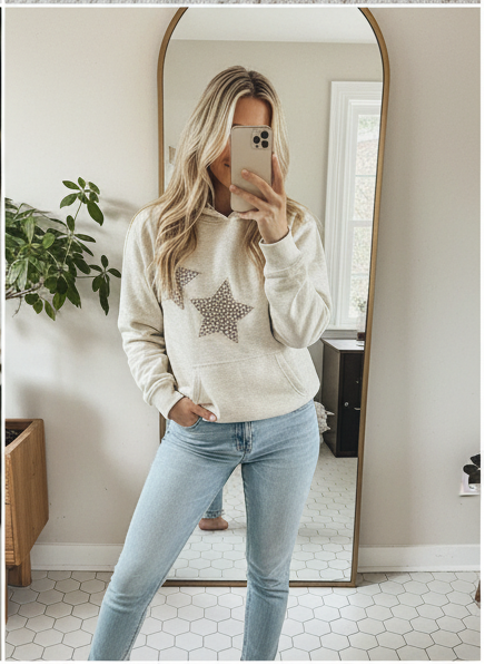 1 article acheté = 1 offert sur notre sweat à capuche imprimé étoiles aujourd'hui ✨